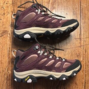 Brand new Merrell Moab Hiking Boots